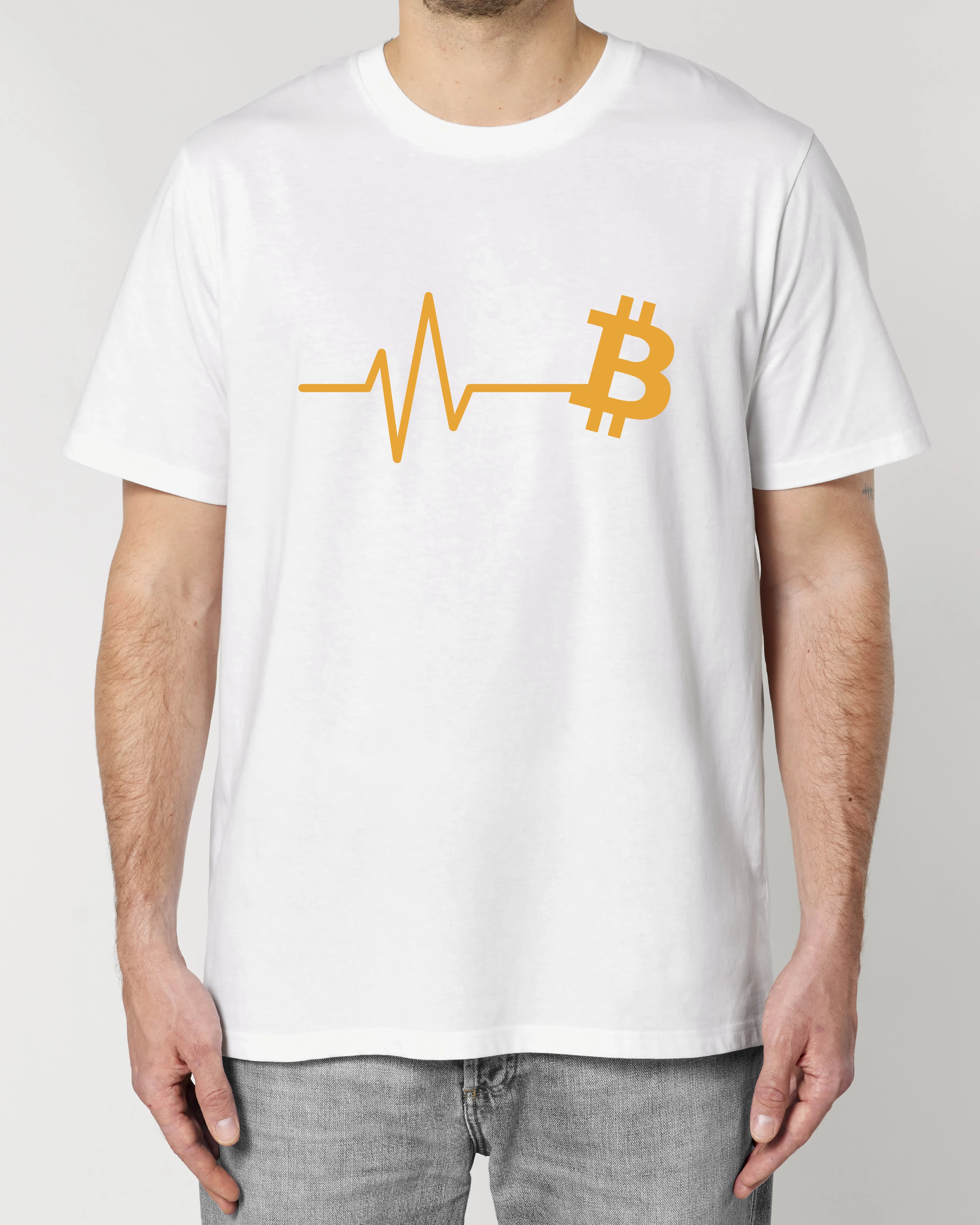 Bitcoin Pulse T-Shirt in Weiß – Herzschlag Design für Krypto Fans auf Premium Unisex Shirt von Teeflix