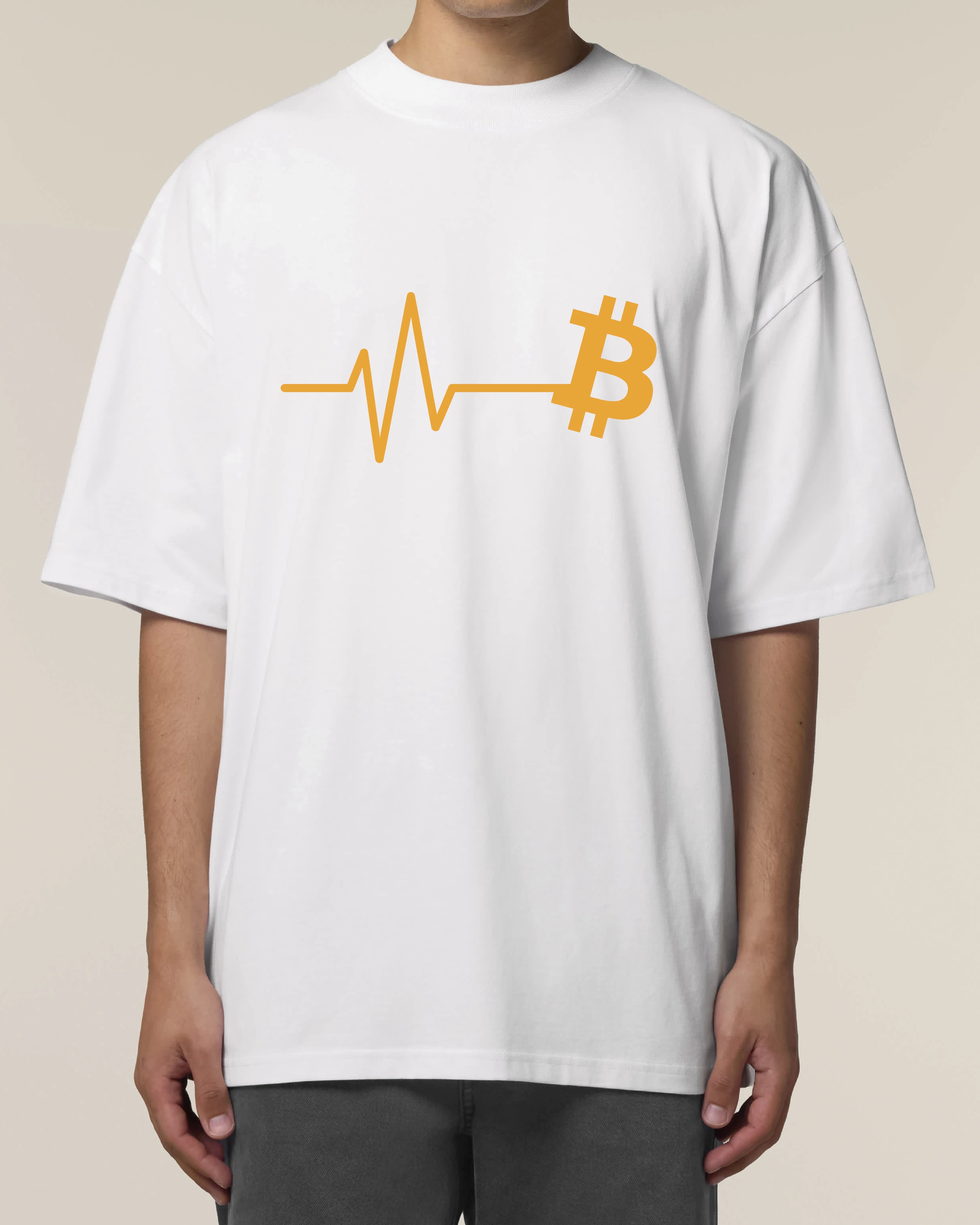 Oversized Bitcoin Pulse Shirt in Weiß – Stylisches Krypto Herzfrequenz Design auf Teeflix Premium Shirt