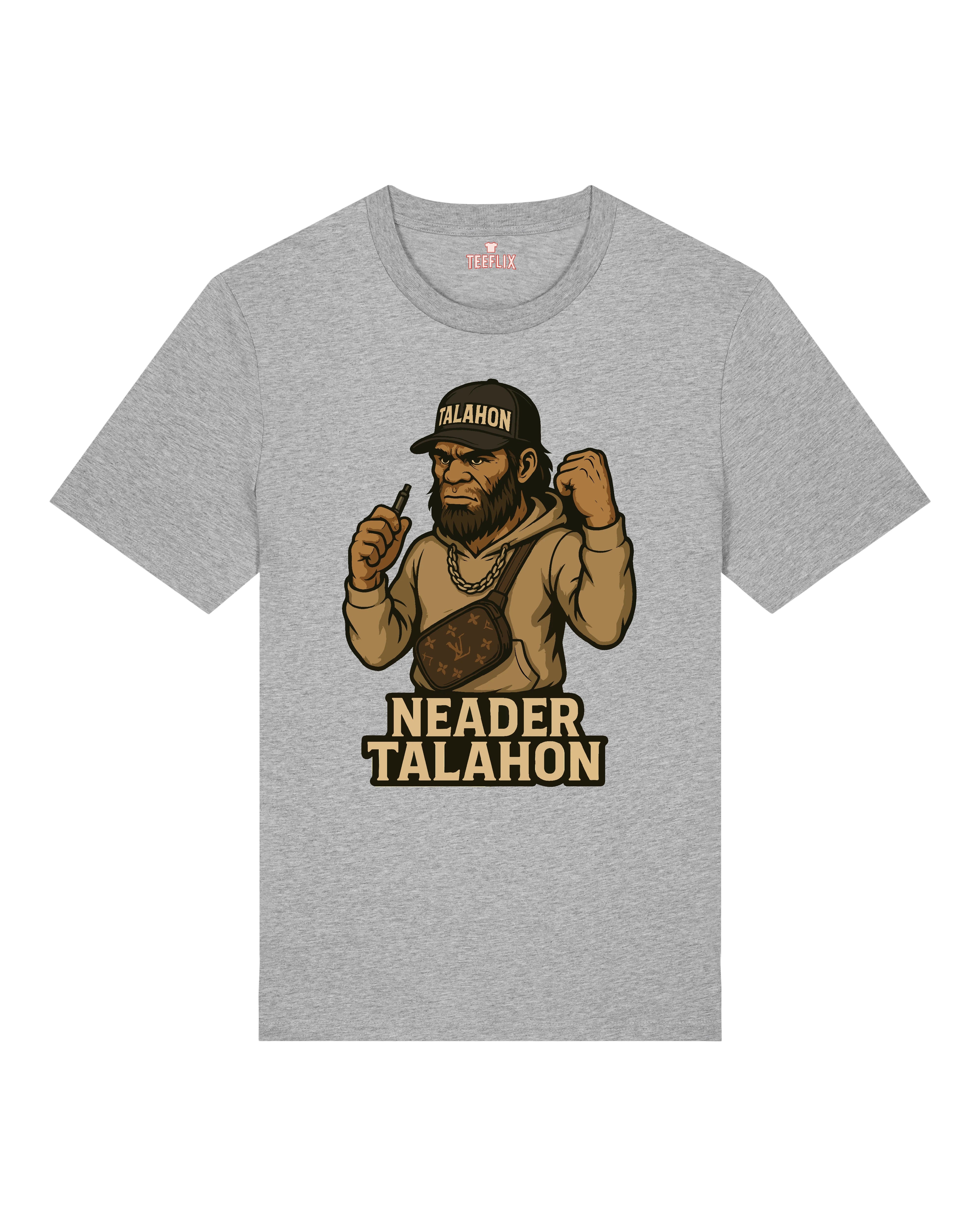 Das T-Shirt zeigt eine humorvolle Illustration eines modernen Neandertalers. Die Figur trägt eine schwarze Cap mit dem Schriftzug „TALAHON“, einen Hoodie, eine goldene Kette und eine auffällige Umhängetasche. In der rechten Hand hält er eine Vape, während er beide Fäuste entschlossen hebt – ganz im Stil eines urbanen Alpha-Typen. Der Schriftzug „NEADER TALAHON“ ist prominent unter dem Motiv platziert. Das Design ist in warmen Braun- und Beigetönen gehalten und kombiniert Steinzeit-Look mit zeitgenössischem