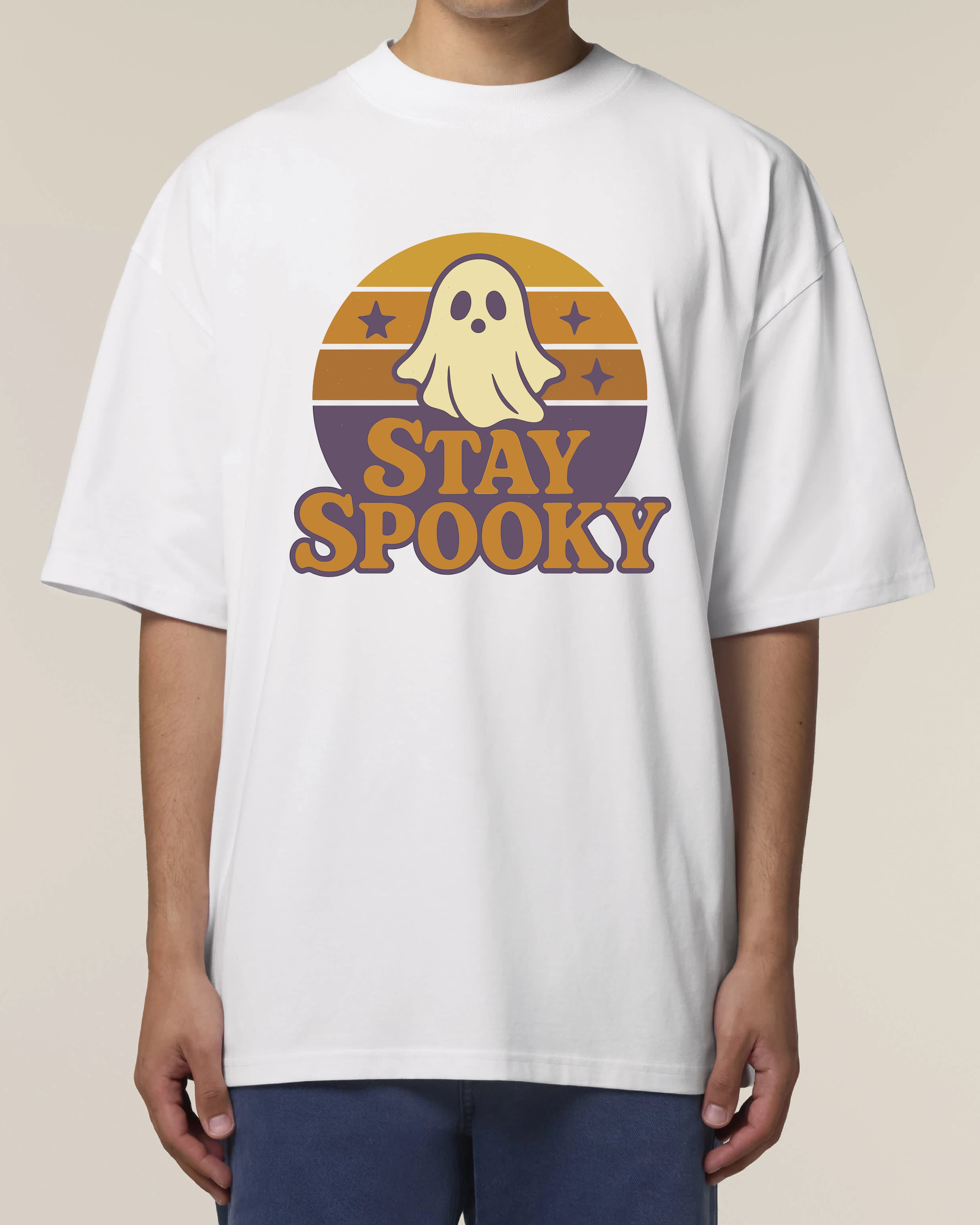 Oversized Halloween T-Shirt weiß mit Geist Print – stylisches Shirt für Männer und Frauen im Retro-Look mit Stay Spooky Aufdruck