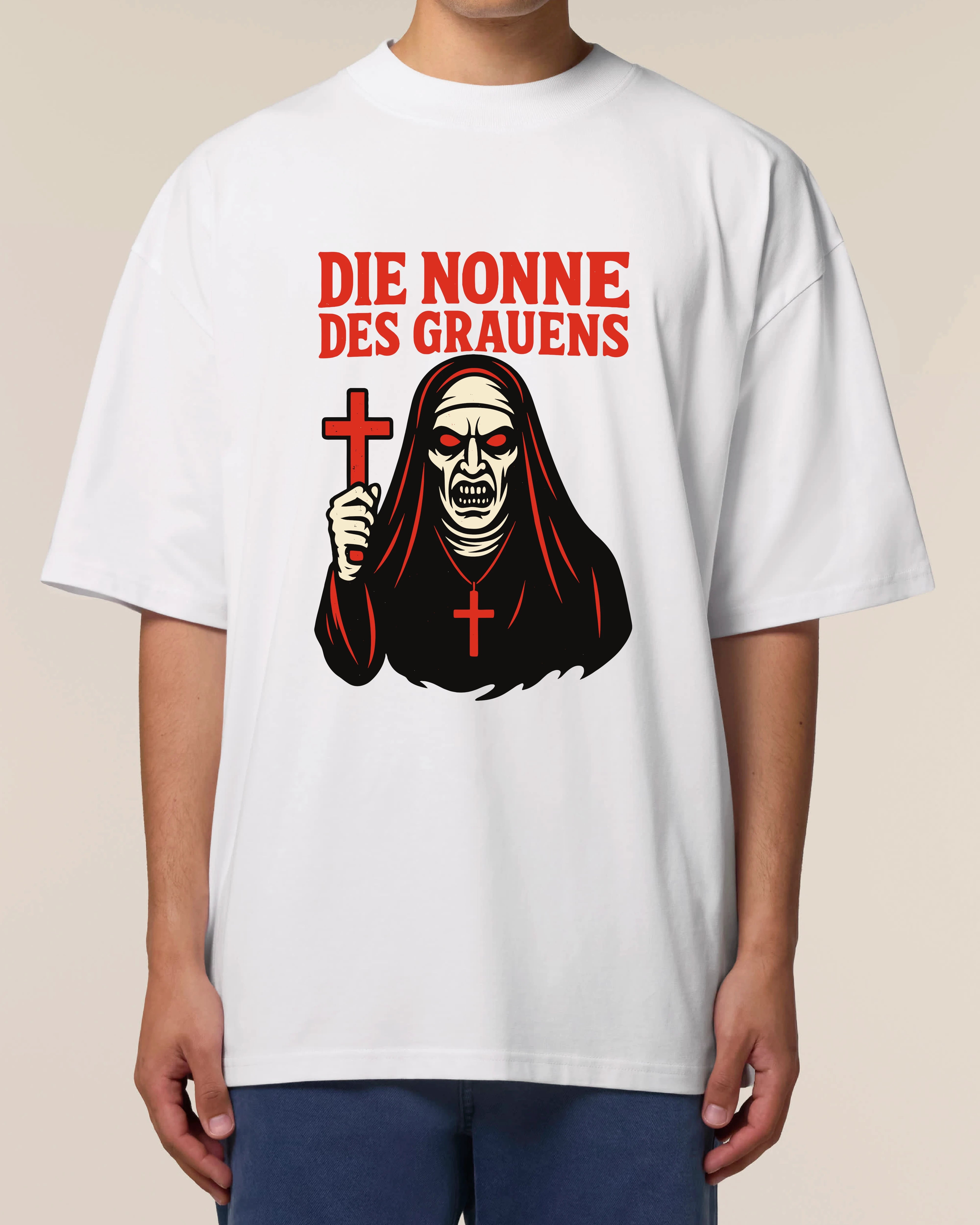 Oversized weißes Halloween Shirt mit düsterem Nonnen-Motiv und Spruch – Teeflix