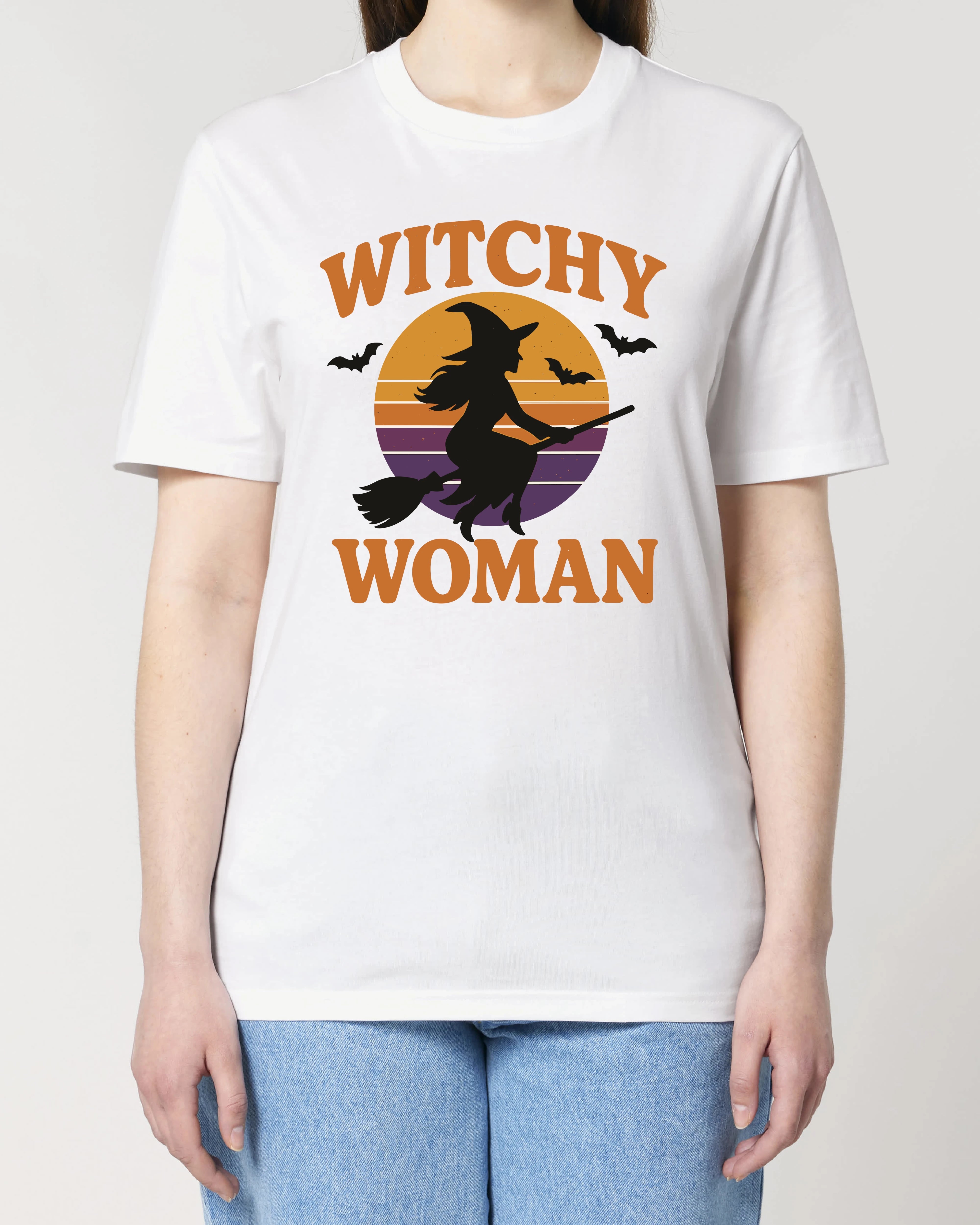 Halloween T-Shirt mit Hexe für Frauen – Retro Design – Weiß – Unisex Regular Fit – Hexen Shirt Damen – Witchy Woman – Teeflix