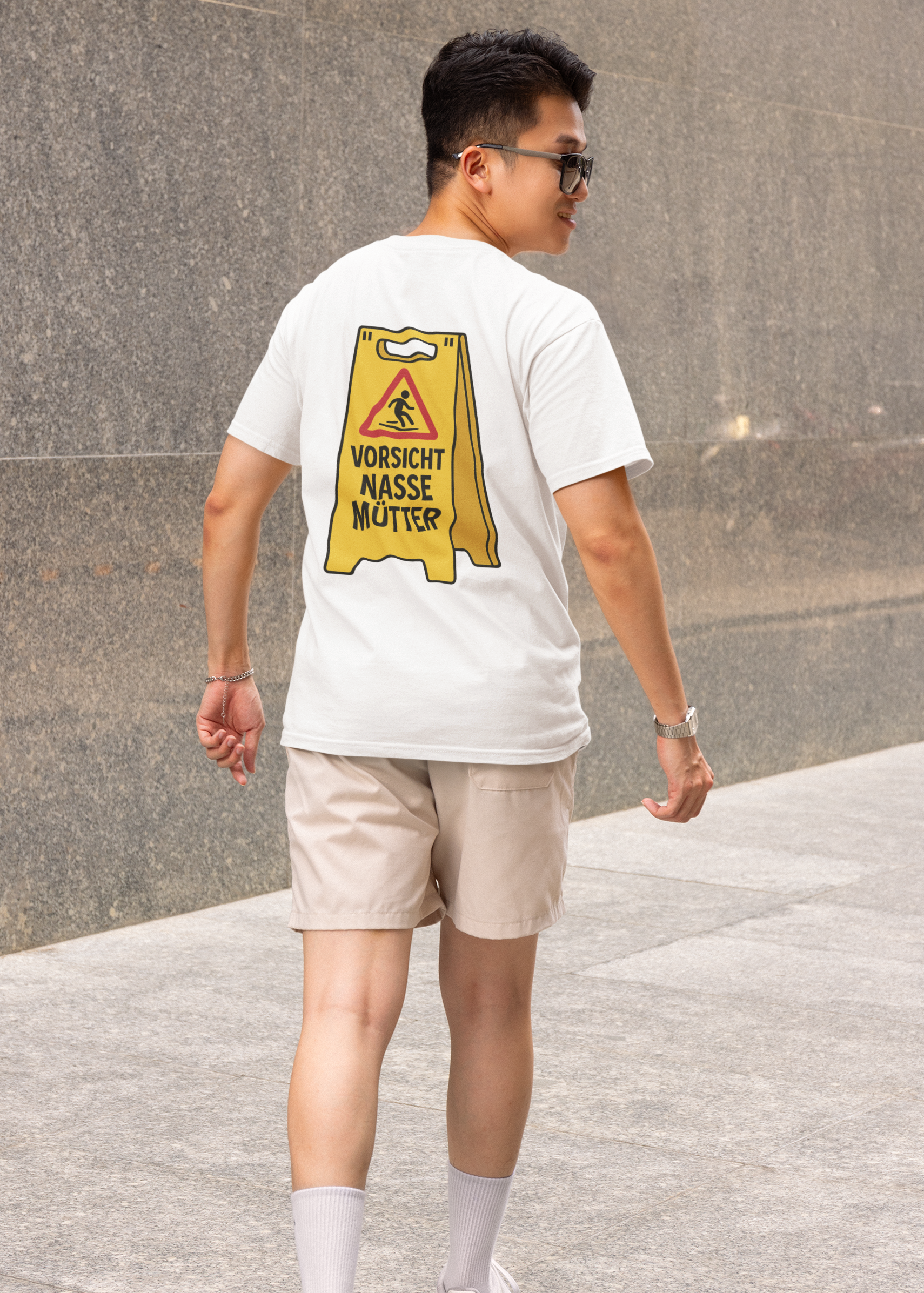 Vorsicht Nasse Mütter – Lustiges Warnschild Shirt | Teeflix