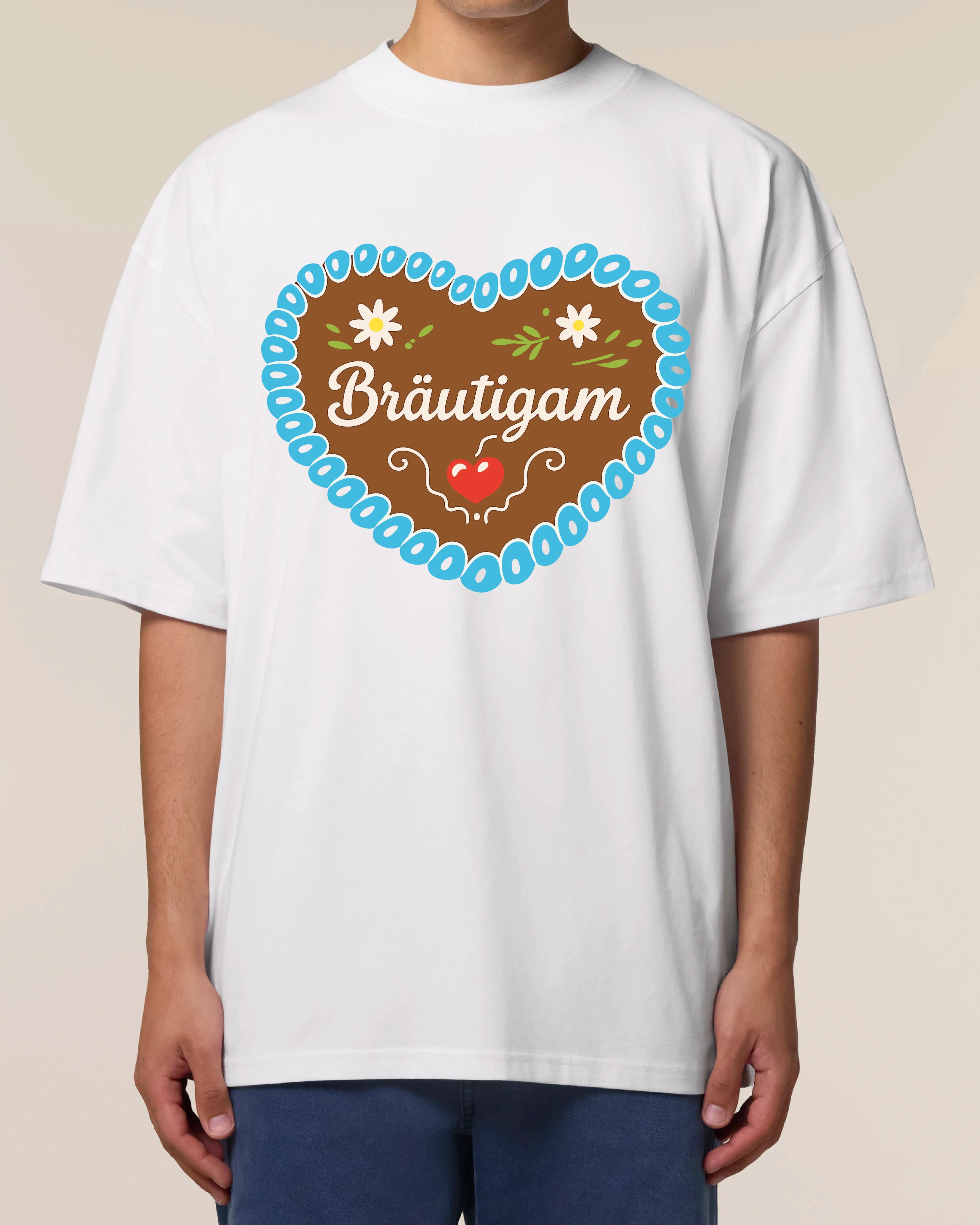 Teeflix Bräutigam JGA Shirt in Weiß, Oversized Schnitt, Lebkuchenherz Design, 100% Bio-Baumwolle