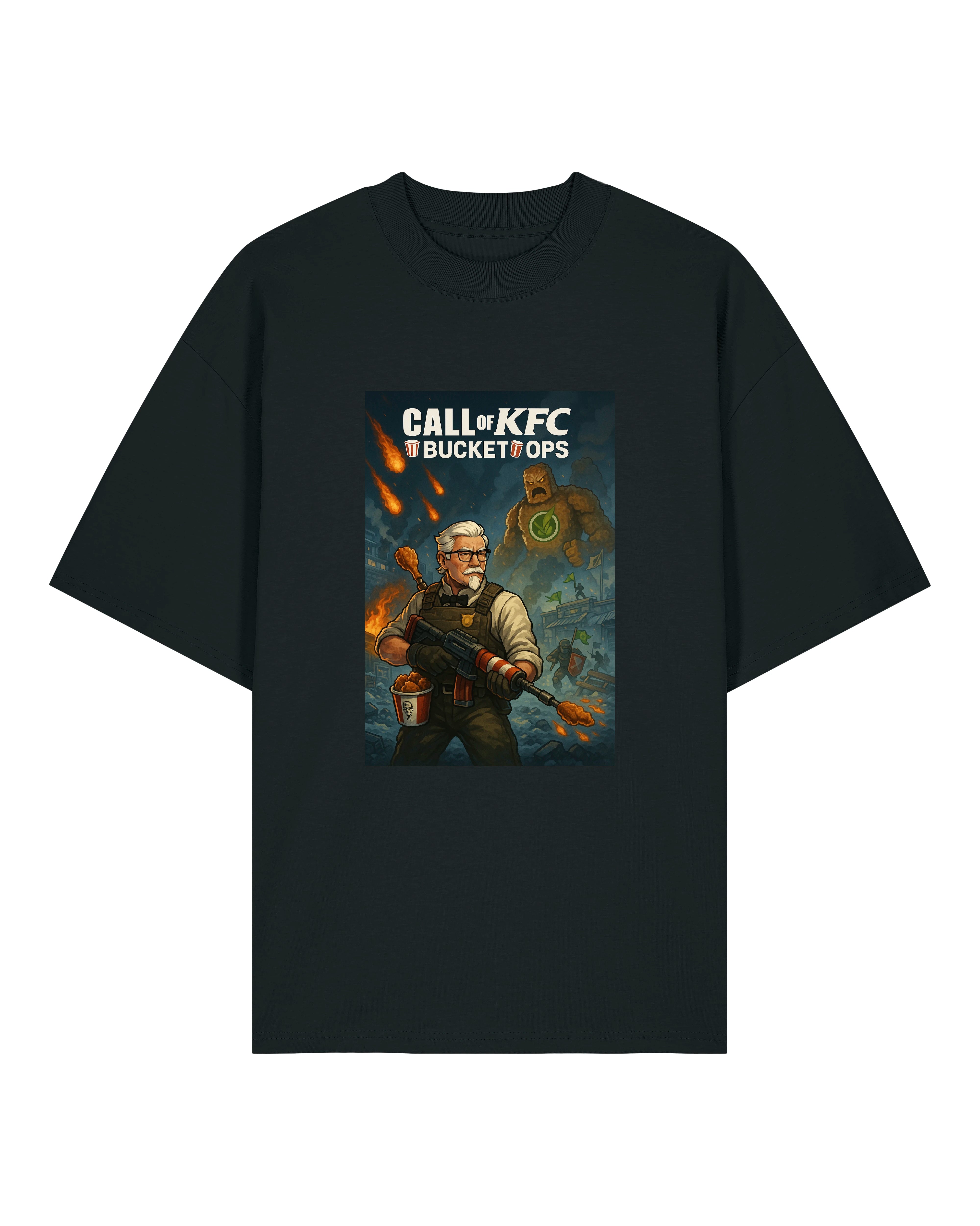 Schwarzes T-Shirt mit Comic-Motiv „Call of KFC – Bucket Ops“, zeigt Colonel mit Hähncheneimer und Grill-Lanze im Kriegsgebiet.
