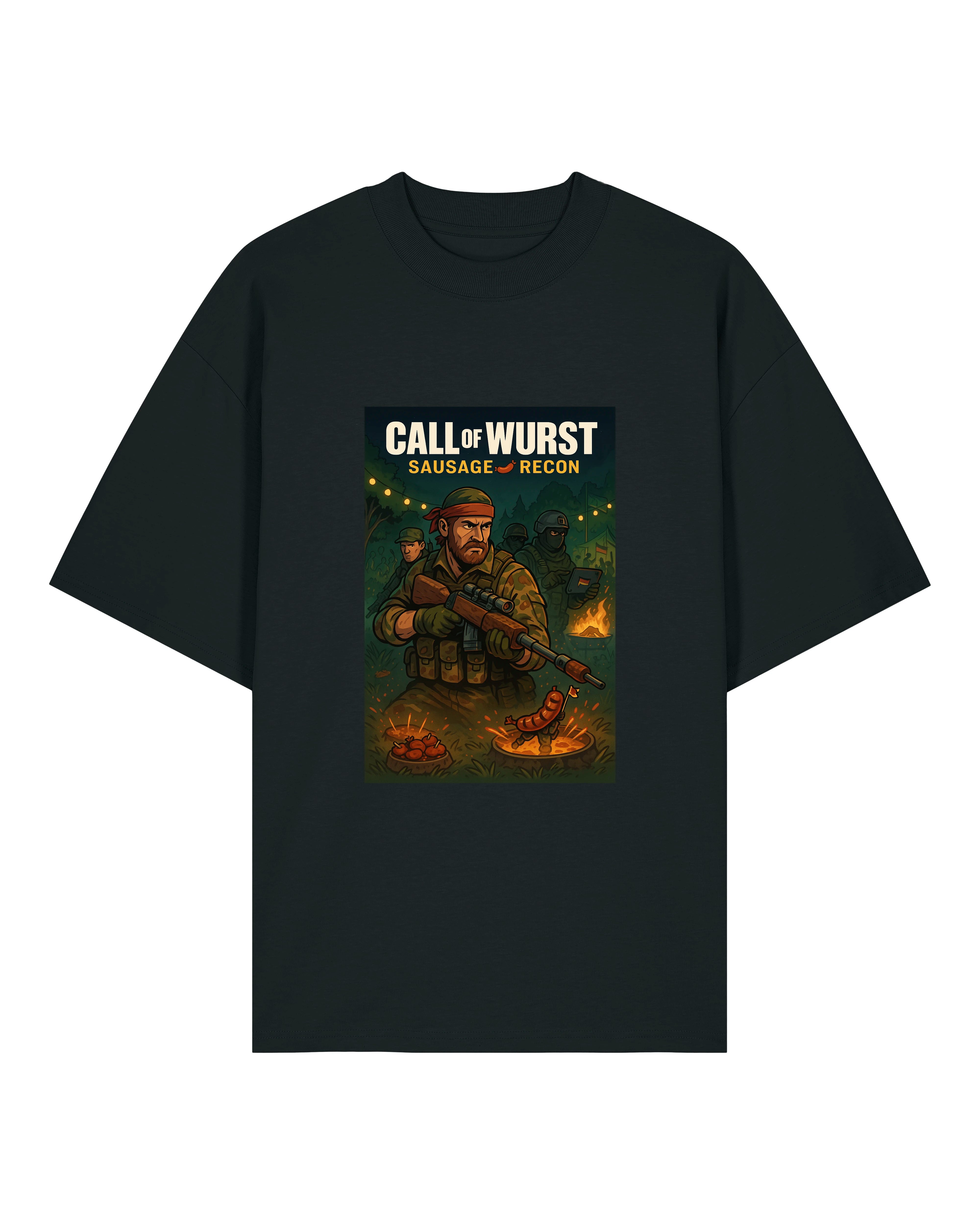Schwarzes T-Shirt mit „Call of Wurst – Sausage Recon“-Design: Comic-Soldat grillt Würste, im satirischen Militärstil.