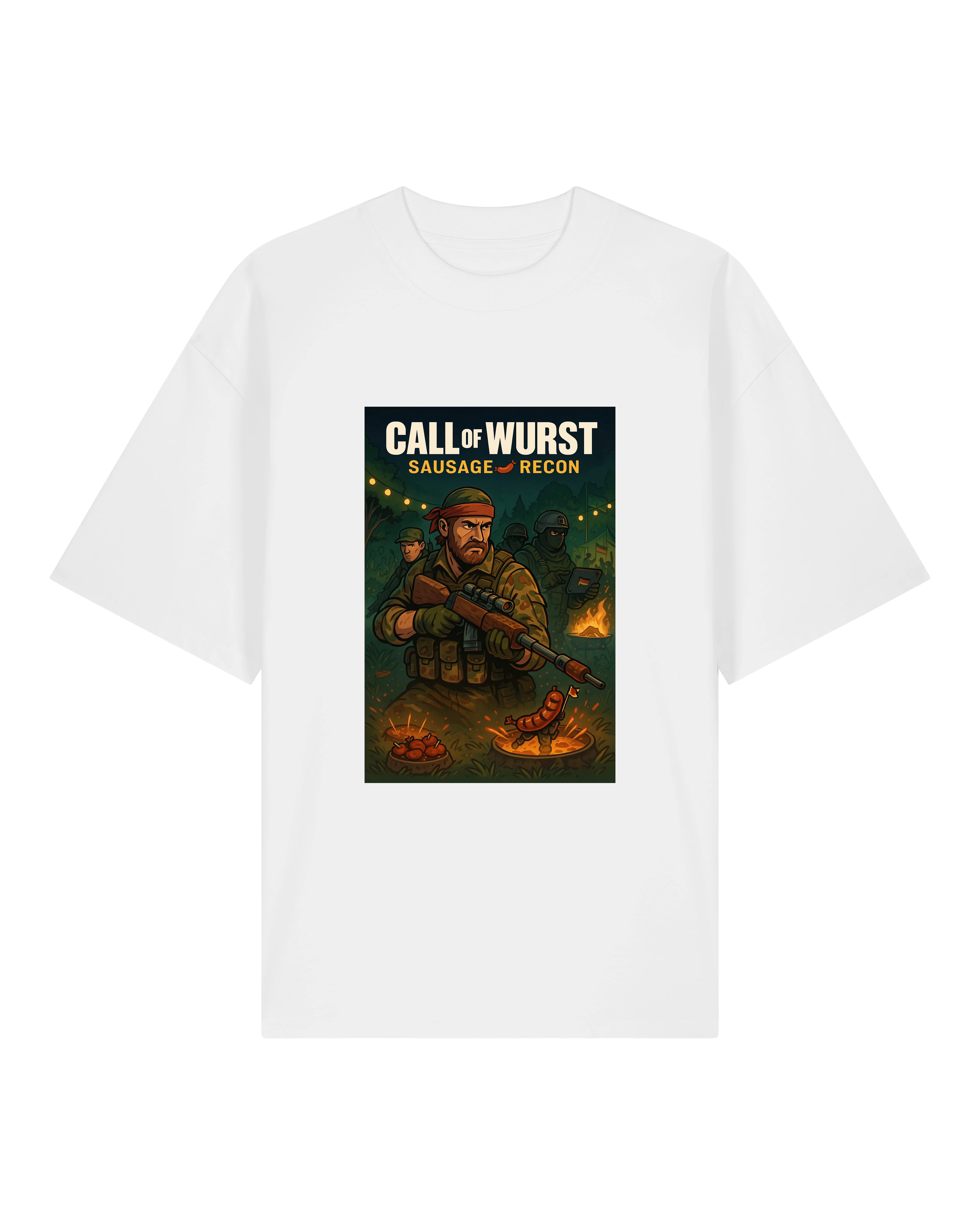 Weißes T-Shirt mit farbigem Aufdruck eines bewaffneten Grillkommandos und leuchtender Wurst-Action im Vordergrund.