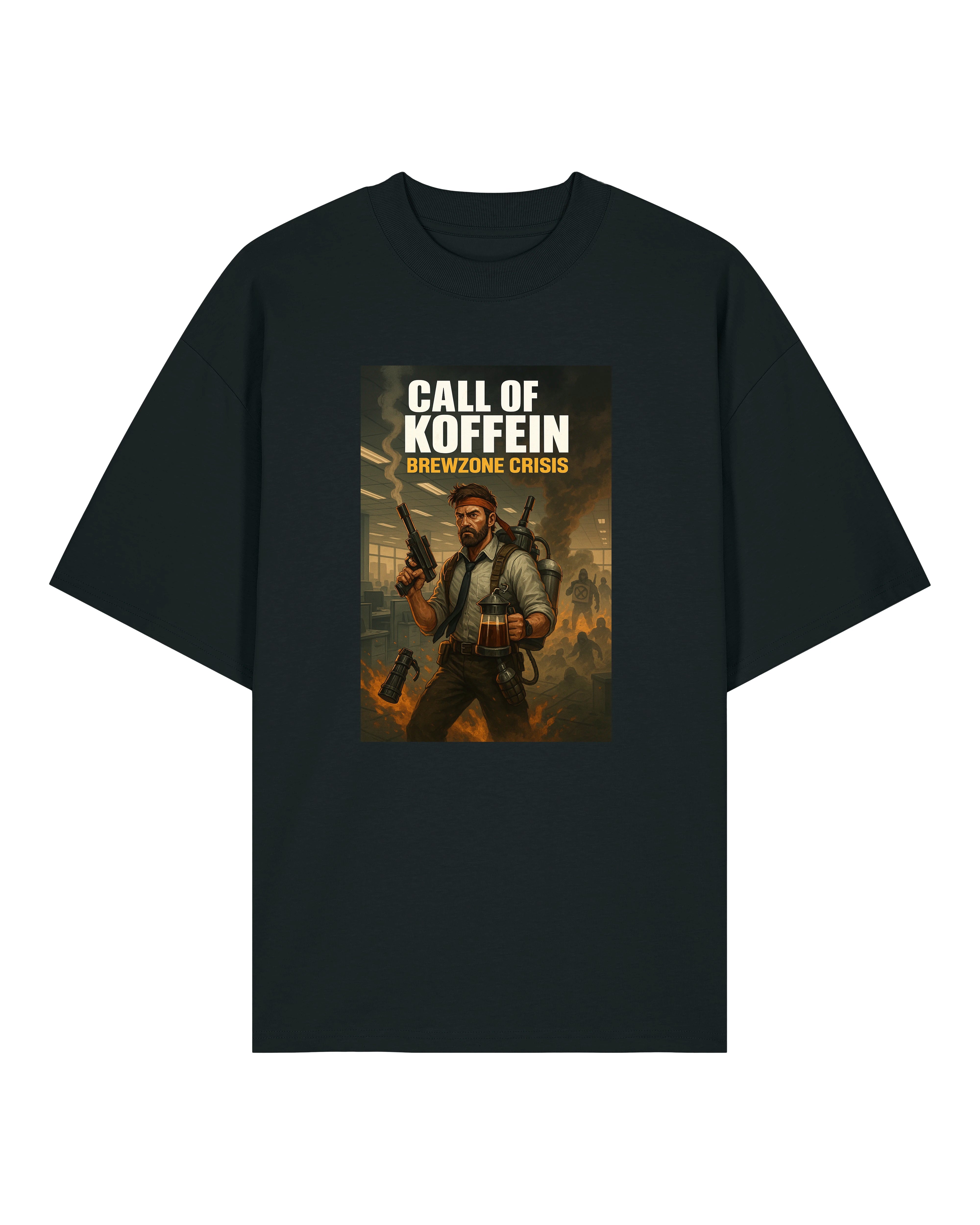 Schwarzes T-Shirt mit satirischem „Call of Koffein“-Design: Actionheld mit Thermoskanne und Kaffeegranate.