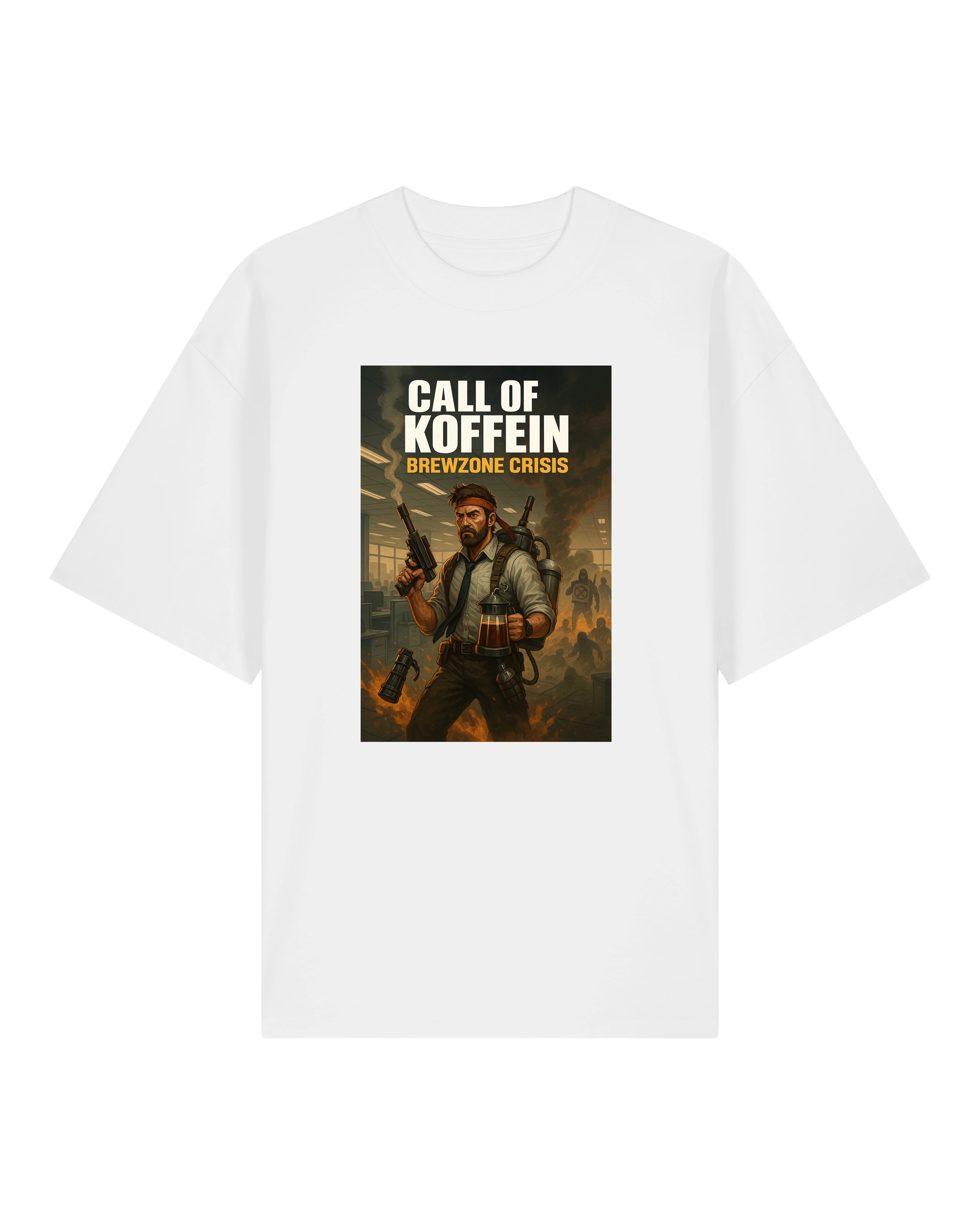 T-Shirt in Weiß mit „Call of Koffein – Brewzone Crisis“-Motiv eines bewaffneten Kaffee-Kriegers in apokalyptischer Bürolandschaft.