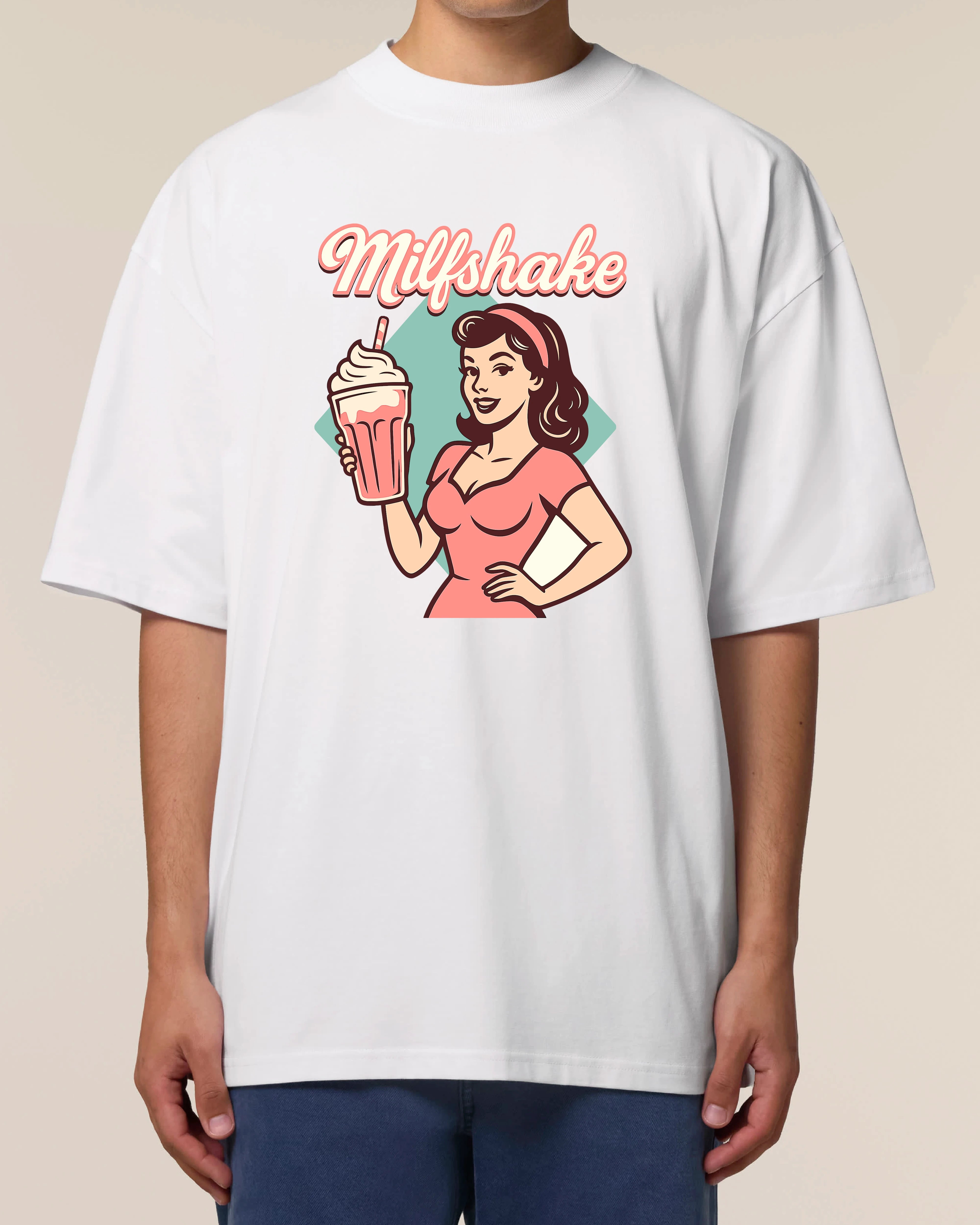 Lustiges Milfshake Oversize T-Shirt in Weiß mit Retro-Print – Teeflix