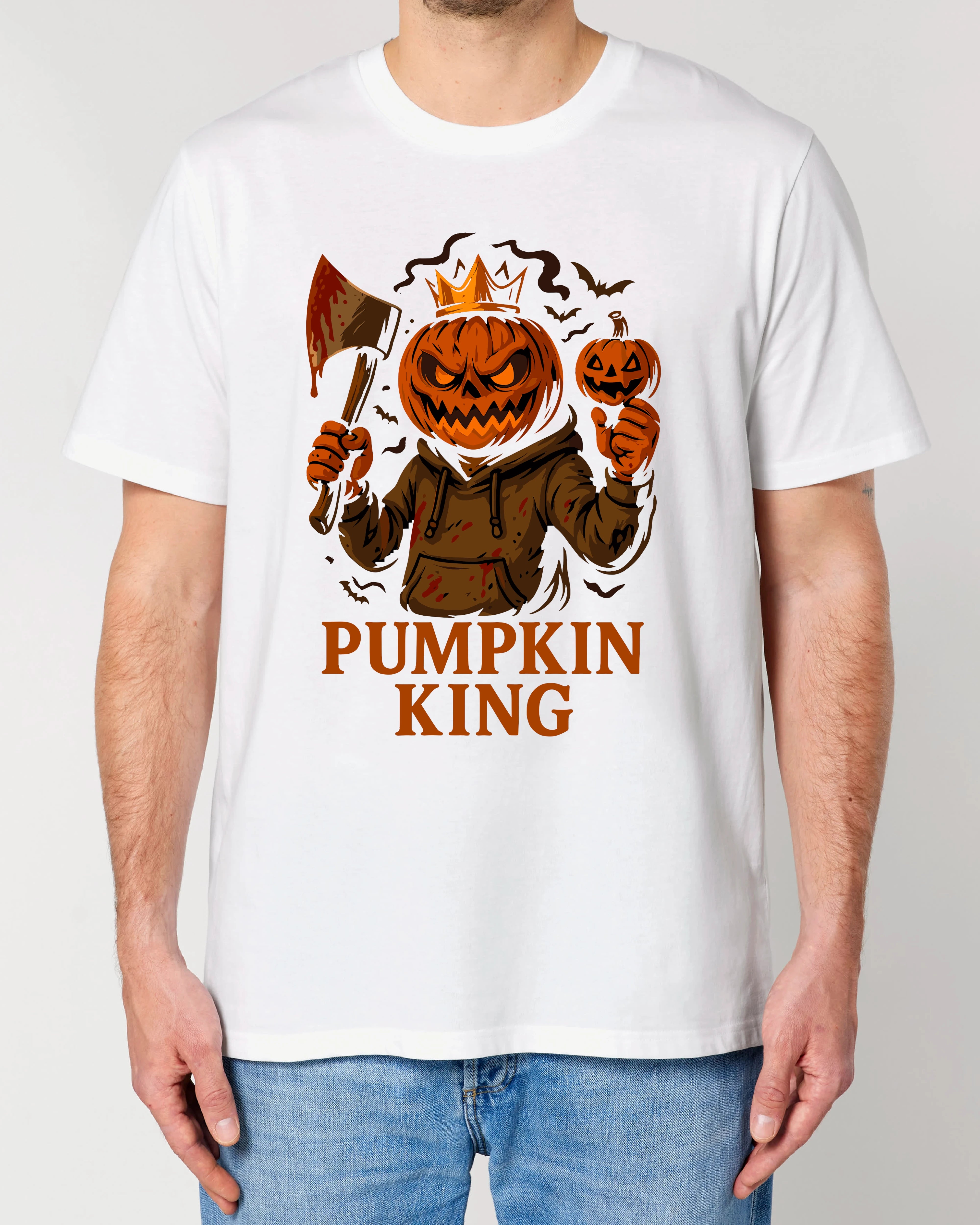 Weißes Halloween T-Shirt für Männer mit Kürbiskönig Illustration – scary & funny Design von Teeflix